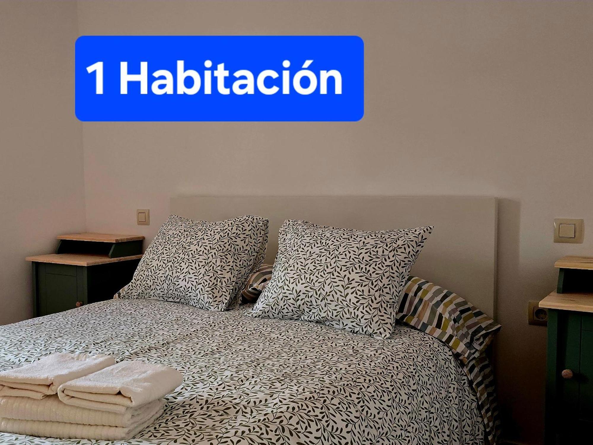 Apartamentos,puerta De Bisagra-parking Gratis Apartment